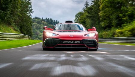 _Com tecnologia da Fórmula 1 Mercedes AMG ONE bate próprio recorde D