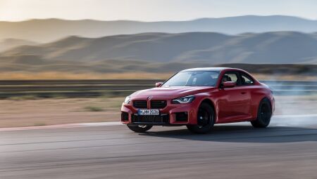 Novo BMW M2 agora com 480 cv, ficou mais esportivo e ganhou suspensão adaptativa 