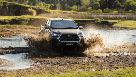 Líderes de Mercado: Toyota Hilux e SW4 2025 trazem novidades e garantia de fábrica de 10 anos