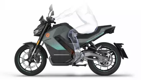 Motor central com pico de 11000 W de alto desempenho. Imagem: Yadea Keeness.