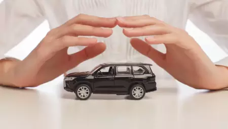 Investir em segurança e comparar cotações são passos essenciais para economizar no seguro auto.