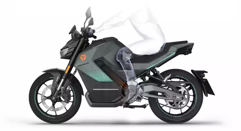 Motor central com pico de 11000 W de alto desempenho. Imagem: Yadea Keeness.