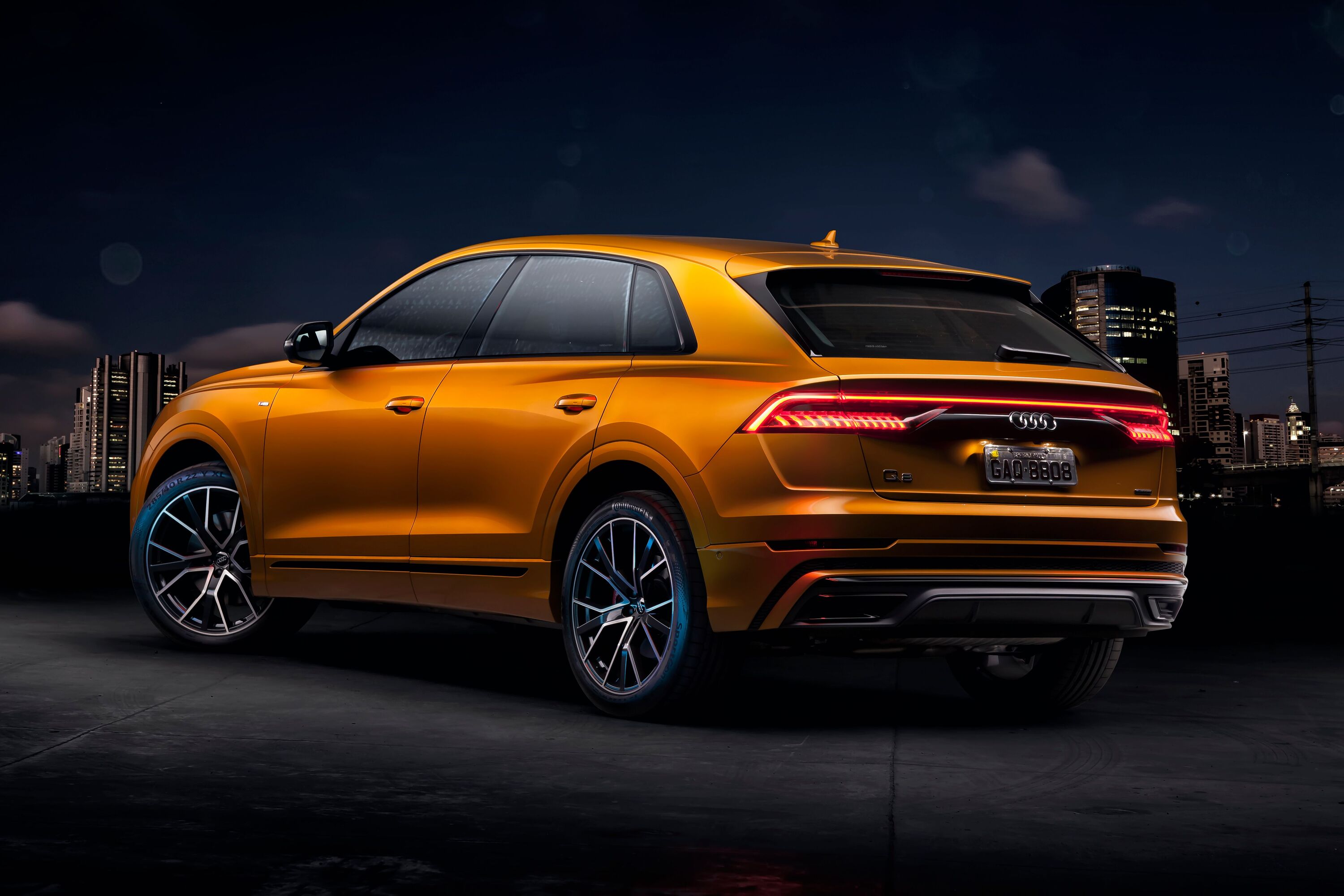  Audi Q8 tem visual renovado, ganha lanternas traseiras digitais OLED e outras tecnologias